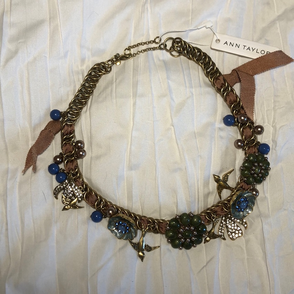NWT Ann Taylor necklace